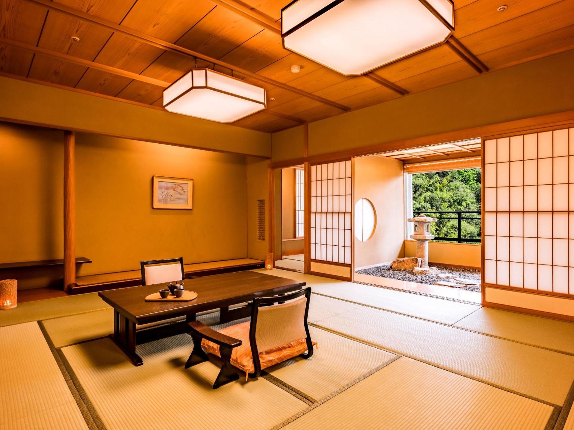 Ooedo Onsen Monogatari Premium Saiki Bekkan Misasa Exterior photo