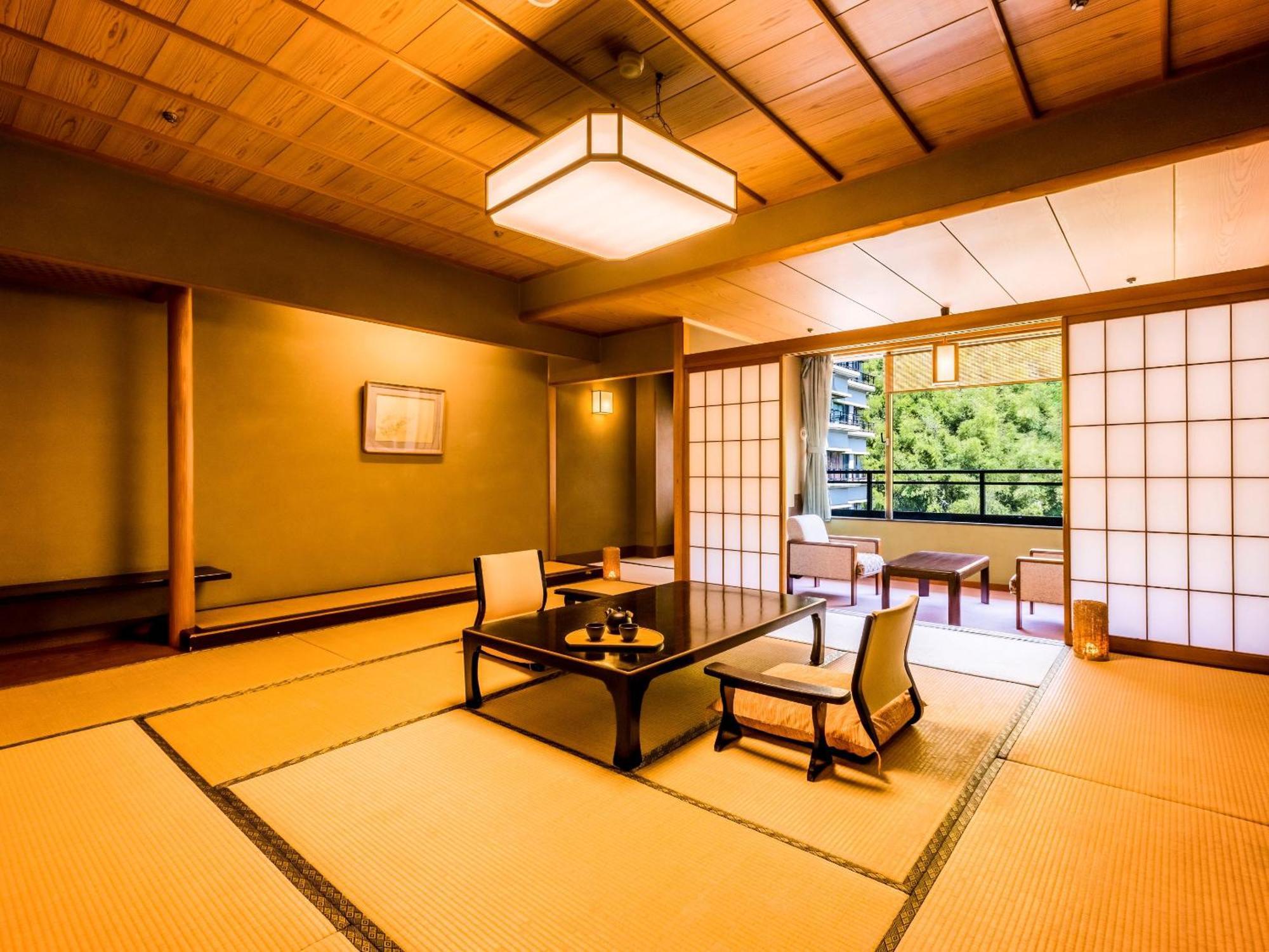 Ooedo Onsen Monogatari Premium Saiki Bekkan Misasa Exterior photo
